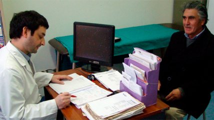   Abogado: Isapres usan primas GES como fuente de mayor lucro 