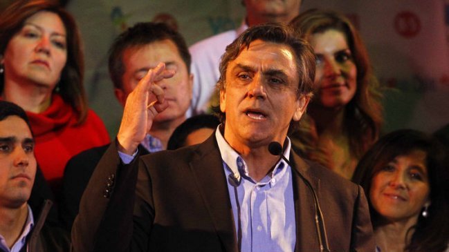 Con la ausencia de Golborne, Pablo Longueira cerró su campaña en La Florida