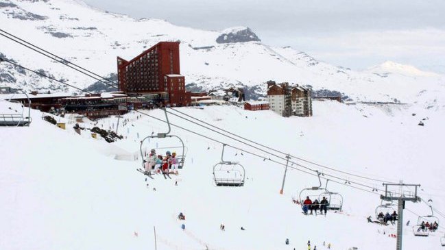 Deslizamiento de nieve causó accidente en sector de Valle Nevado