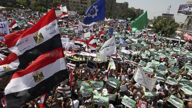 Manifestantes egipcios comienzan masivas protestas contra Mursi