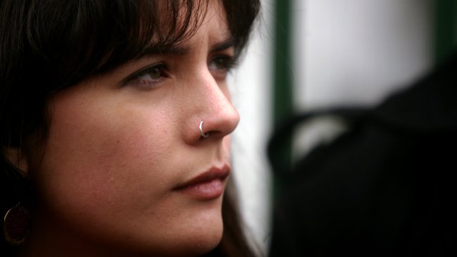 Camila Vallejo lamentó que aún los chilenos en el exterior no puedan votar
