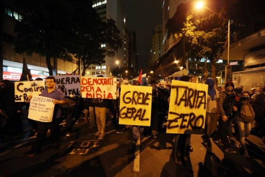 Brasil: Miles de manifestantes marchan hacia el Maracaná