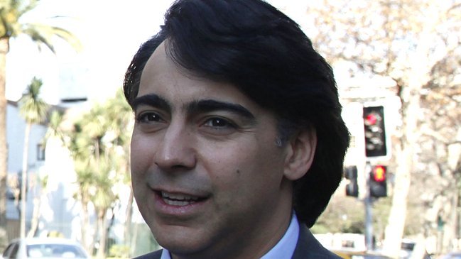 Enríquez-Ominami: No comparto las lógicas de Bachelet y Longueira