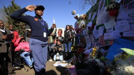 Sudáfrica reza por Mandela en su noveno día de estado crítico