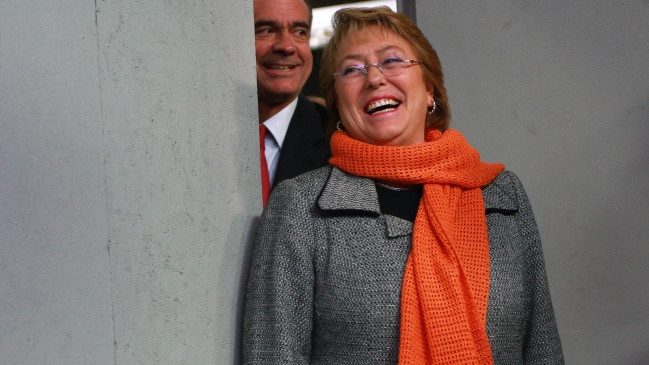 Huneeus: Triunfo de Bachelet intimida a candidatos que no fueron a primarias