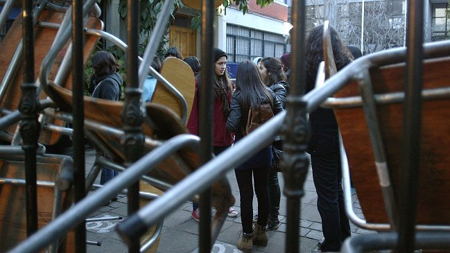 Vocera del Carmela Carvajal: Los padres que protestan no representan a la mayoría