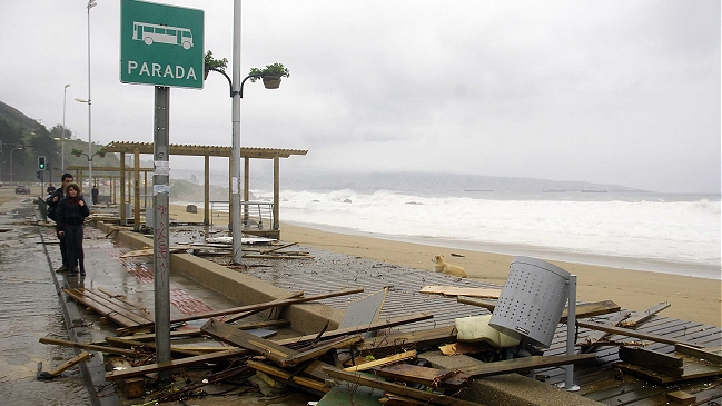 Planta de aguas servidas resultó afectada por marejadas en Valparaíso