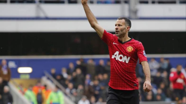 Ryan Giggs será jugador y entrenador en Manchester United