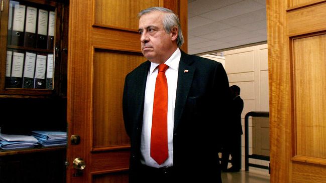 Ministro Mañalich viajará a Iquique por casos de influenza