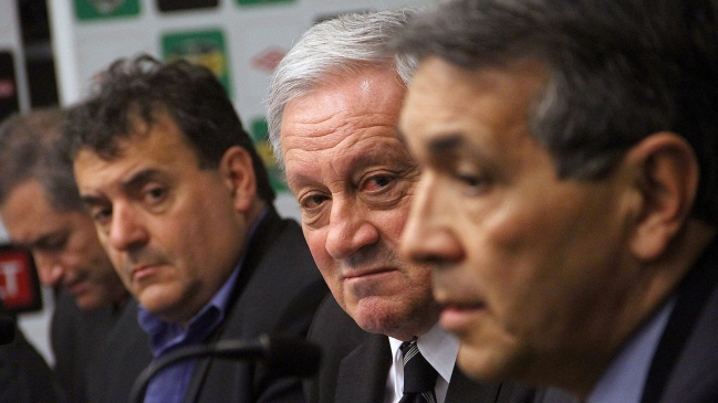 Gustavo Benítez descartó divisiones con Arturo Salah por contrataciones