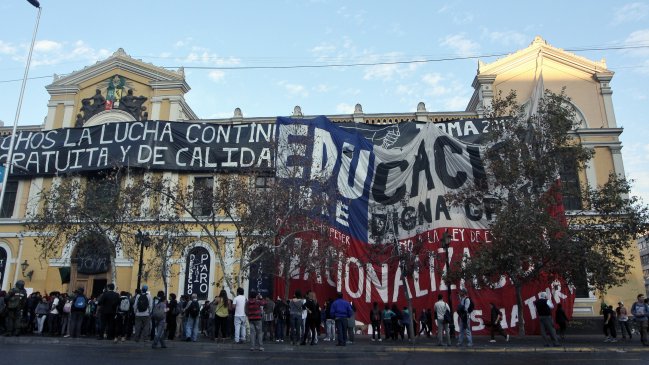 La carta de 23 profesores de la U. de Chile que cuestiona tomas, paros y marchas