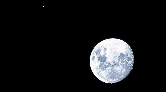 Científicos creen que la Tierra pudo tener dos lunas