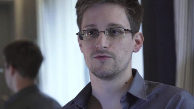 Snowden aceptó oferta de asilo político en Venezuela