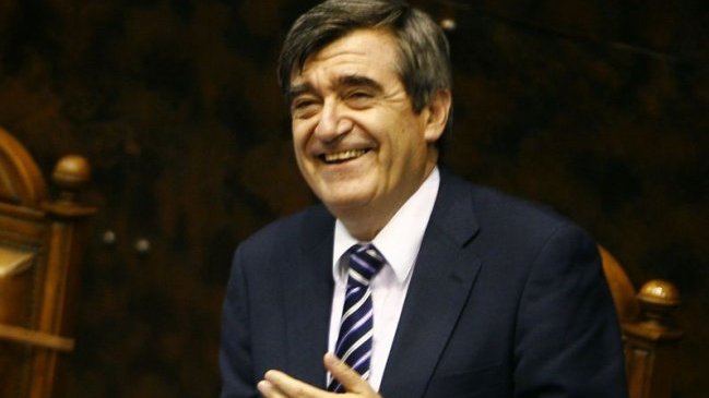 Camilo Escalona se desmarcó de Navarro: 