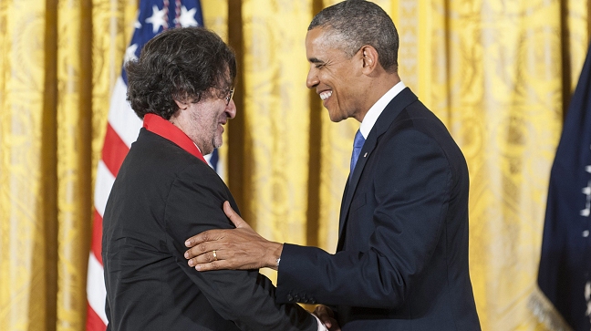 Obama otorgó a fotógrafo chileno 