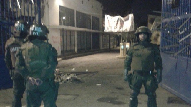 Carabineros inició el desalojo de la toma en la Usach