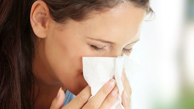 Estudio explica por qué los sordos no emiten palabras al estornudar