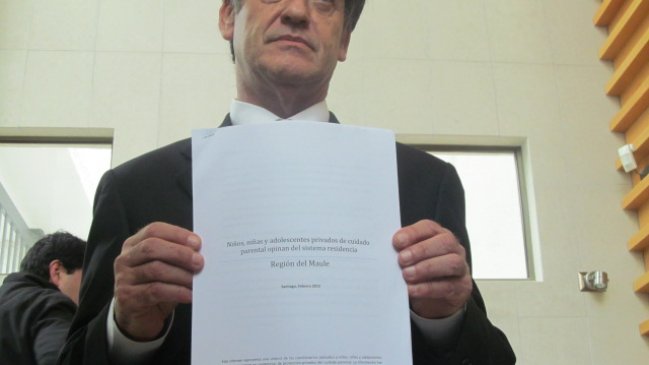 Sename: Lorenzini entregó informe de denuncias al Ministerio Público