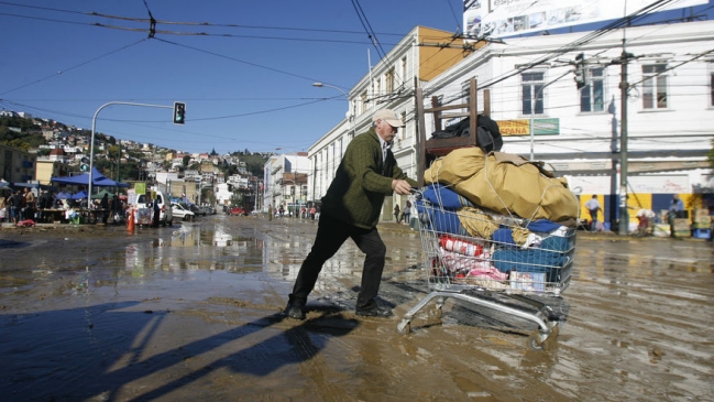 Esval reubicó a familias afectadas para reparar rotura de matriz en Valparaíso