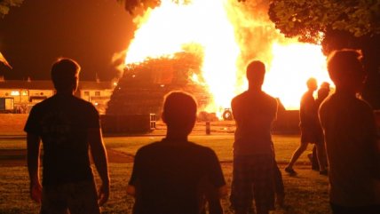 Marcha protestante causó nuevos disturbios en Irlanda del Norte