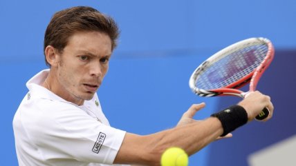 Mahut derribó a Hewitt en maratónica jornada final en Newport