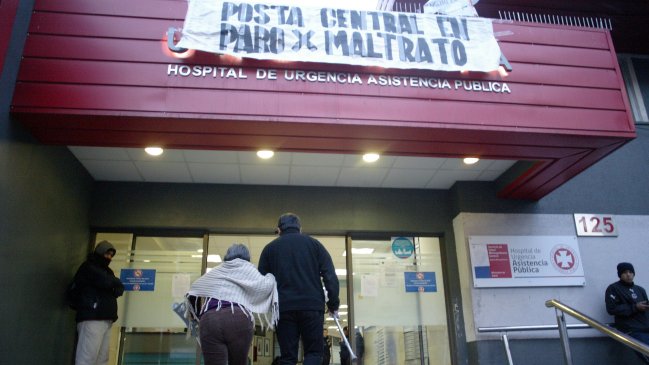 Funcionarios de la ex Posta Central en paro por 