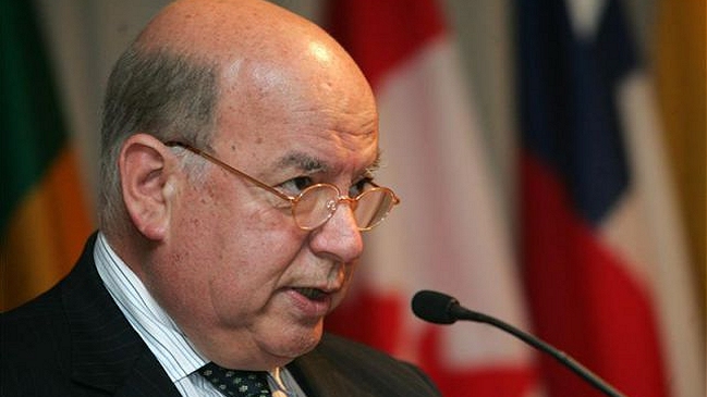 Insulza y Gómez mantienen el suspenso entre candidatos a senadores