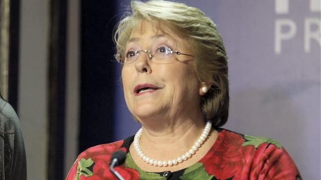 Bachelet y bajada de Longueira: Me impacta humanamente