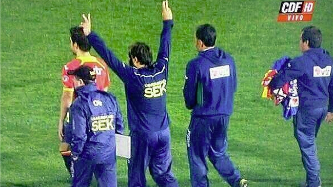 José Luis Sierra negó gestos de burla a la barra de U. Católica