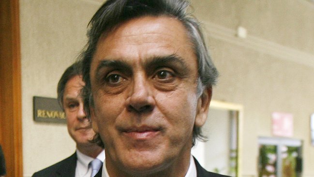 Pablo Longueira bajó su candidatura por problemas de salud