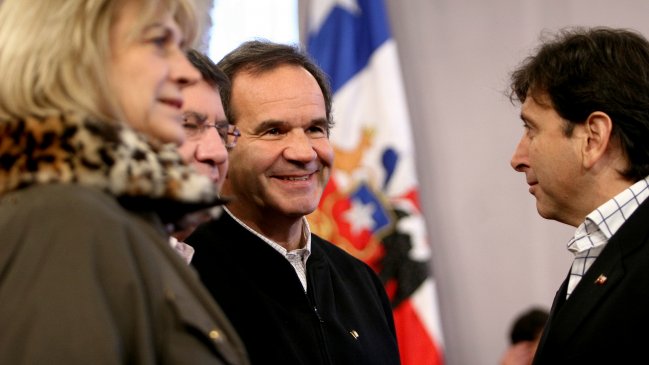 Renuncia de Longueira pone en jaque a la Alianza