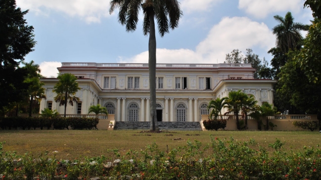 Diario oficial cubano criticó las actitudes consumistas de 