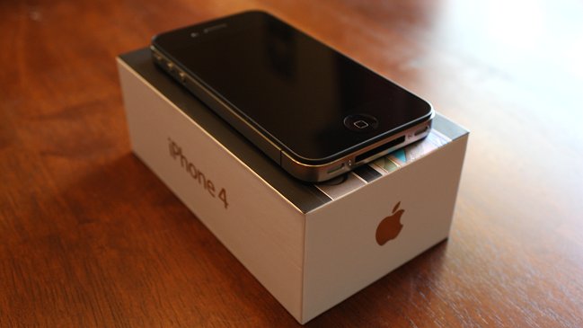 Hombre está en coma luego de electrocutarse con un iPhone