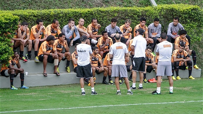 Ronaldinho encendió las alarmas en Atlético Mineiro de cara a la final de Copa Libertadores