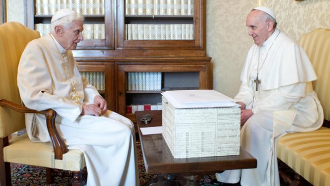 Papa Francisco se reunió con Benedicto XVI antes de viajar a Brasil
