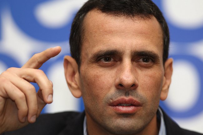 Alan García llamó a Capriles 