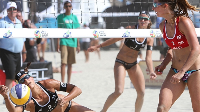 Chilenas debutaron en el Tour Mundial del voleibol playa