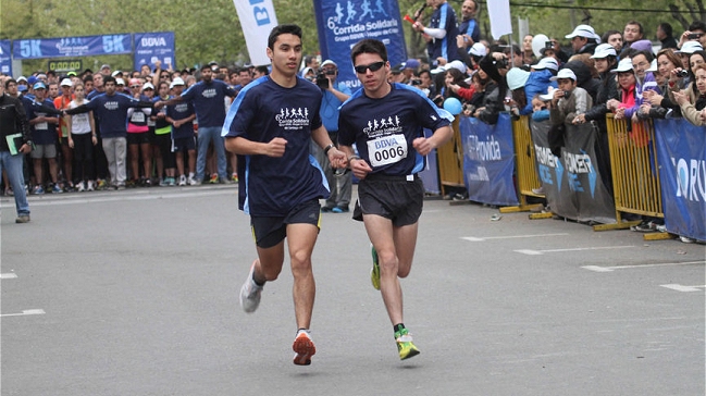 Cristián Valenzuela ganó su serie de semifinales en los 1.500 metros