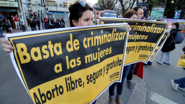 Chilenas marchan por aborto 