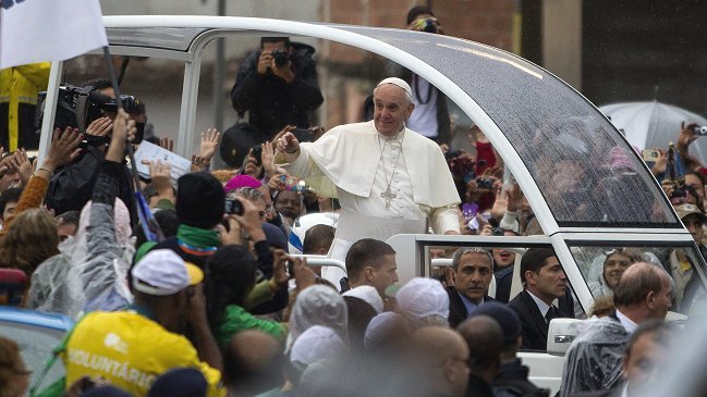 Papa Francisco llamó desde una favela a combatir la corrupción