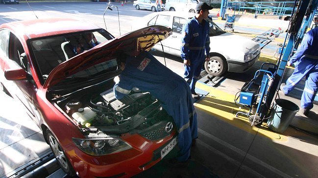 Nueva norma de emisión de gases aumentará rechazos en la revisión técnica