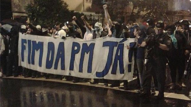 Los indignados siguen su camino ya sin el Papa en Brasil