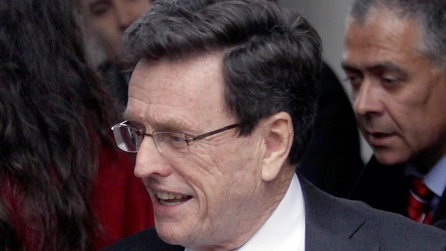 Carlos Larraín mide los 