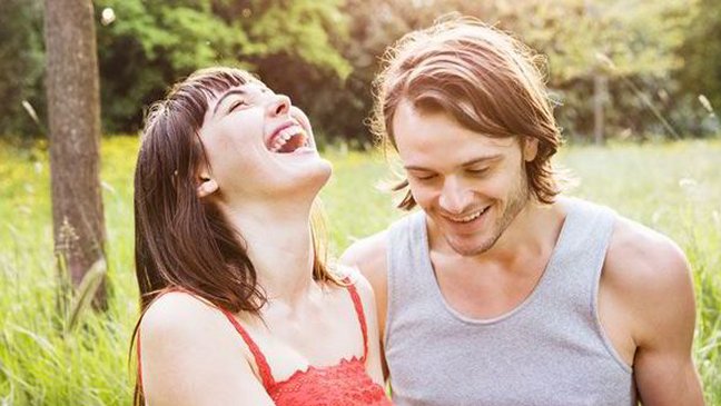 Estudio lo confirma: las mujeres los prefieren graciosos