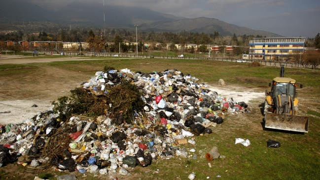 Minsal decretará alerta sanitaria por acumulación de basura
