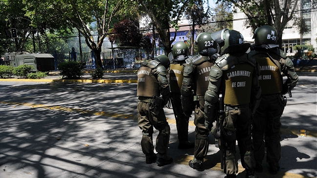 Encapuchados se enfrentaron con Carabineros cerca del ex Pedagógico