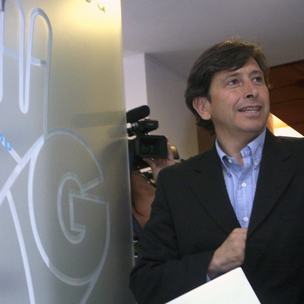 Golborne: Tener dinero fuera es menos complejo que dentro de Chile