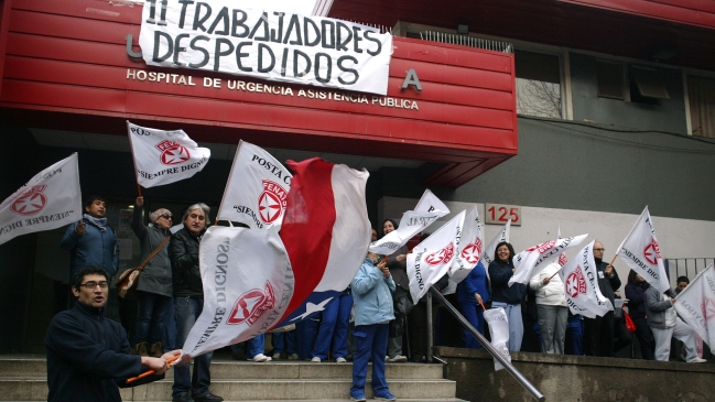 Paro en ex Posta Central: Espera para atención supera las 10 horas