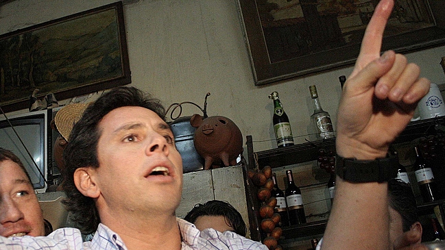 José Miguel Viñuela resolvió denuncia donando casi tres millones de pesos