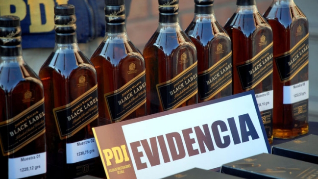 PDI decomisó cocaína líquida oculta en botellas de whisky